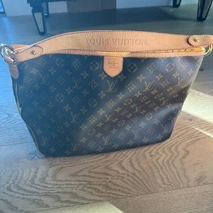 LOUIS VUITTON
Monogram Delightful PM